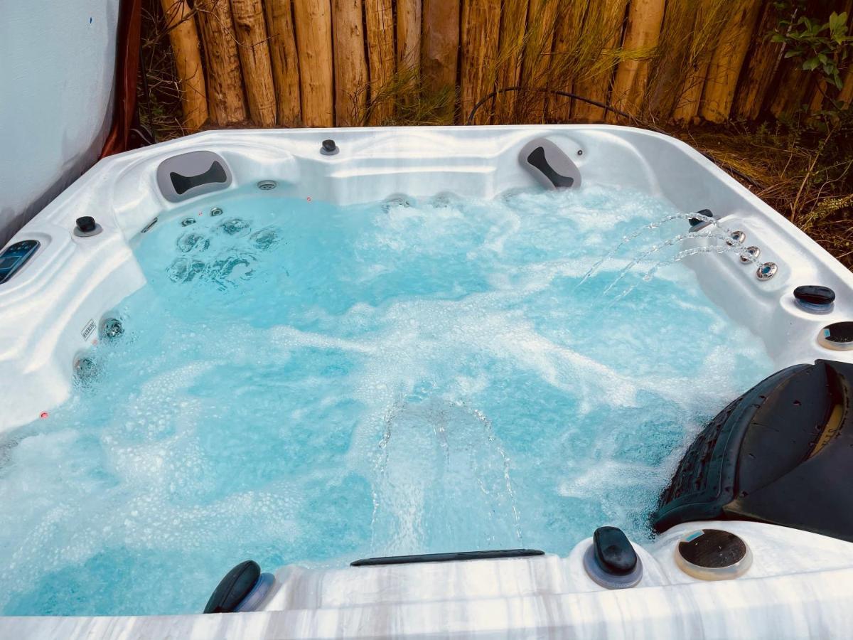 Wooden Apartman Premium Jacuzzival Alsoors Luaran gambar