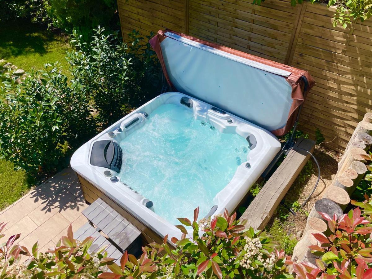 Wooden Apartman Premium Jacuzzival Alsoors Luaran gambar